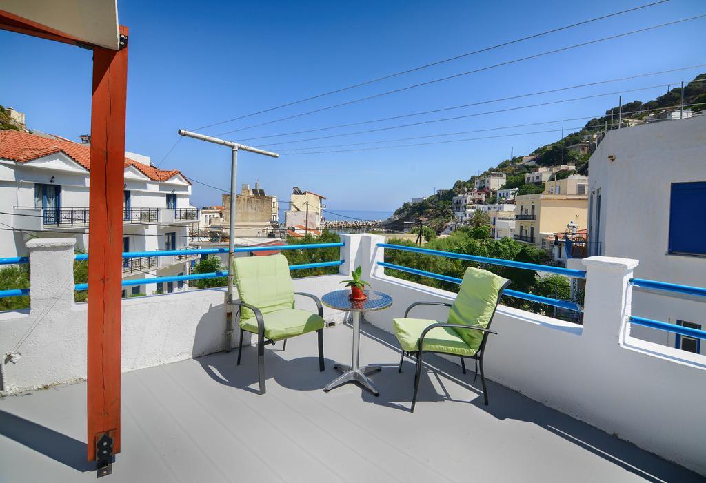To Gefyraki Rooms Agios Kirykos  Exterior photo