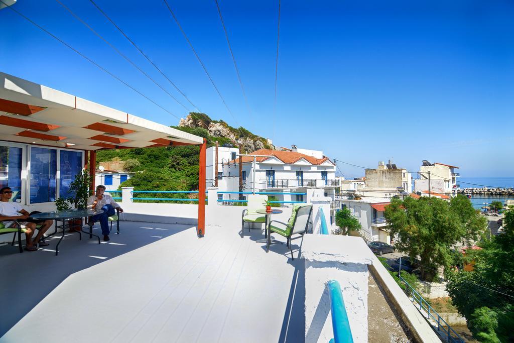 To Gefyraki Rooms Agios Kirykos  Exterior photo
