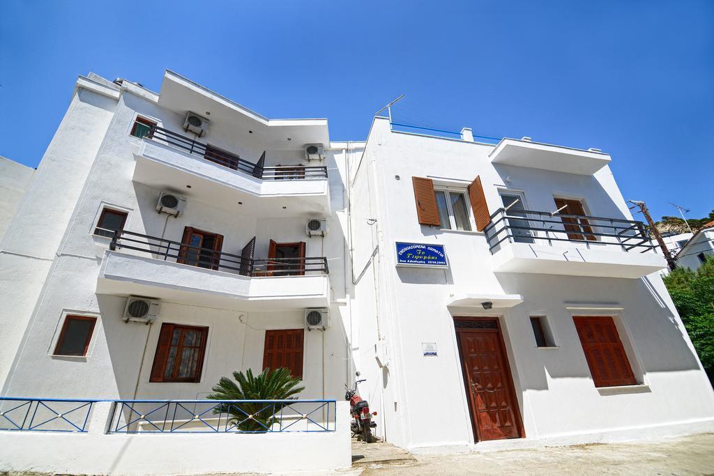To Gefyraki Rooms Agios Kirykos  Exterior photo